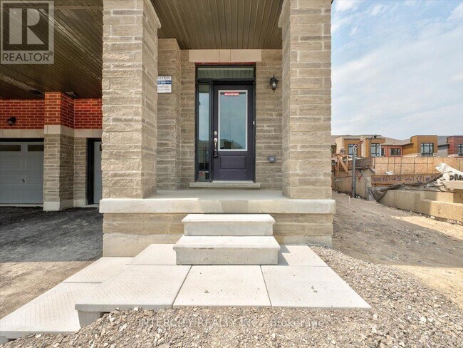 22 Griffith St in Aurora, ON - Building Photo - Building Photo