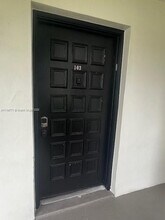 9920 NW 68th Pl in Tamarac, FL - Building Photo - Building Photo