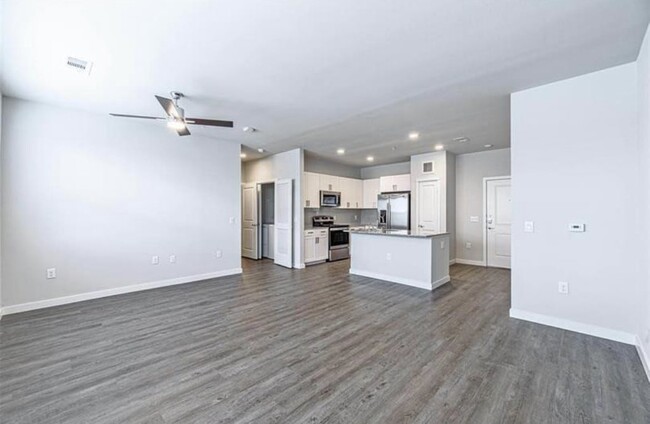 9311 Vista W Dr in San Antonio, TX - Building Photo - Building Photo