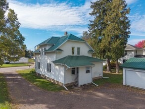 568 W Main St in Mondovi, WI - Building Photo - Building Photo
