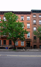 321 W 14th St in New York, NY - Foto de edificio - Building Photo