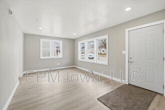 2622 Garden Ave in Cedar Falls, IA - Building Photo - Building Photo