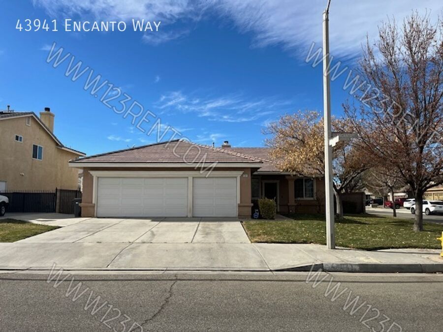 43941 Encanto Way in Lancaster, CA - Building Photo