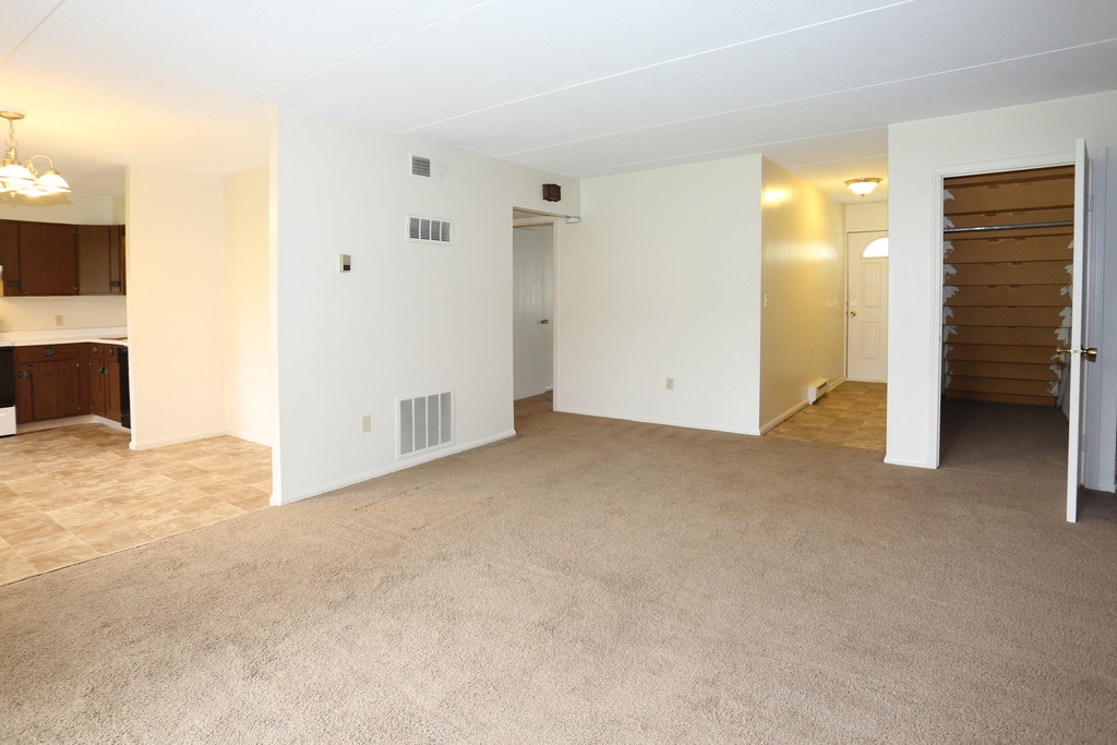 Colonial Manor Apartments in Watertown, NY