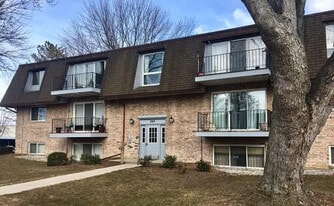 203 Provincial Ct in Saginaw, MI - Building Photo