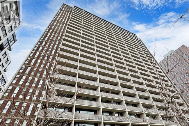 property at 666-666 Spadina Ave.