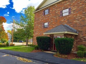 11 Railroad Ave in Derry, NH - Building Photo - Building Photo