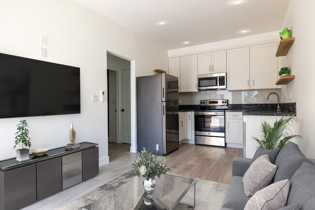 4643 Pickford St in Los Angeles, CA - Building Photo - Building Photo