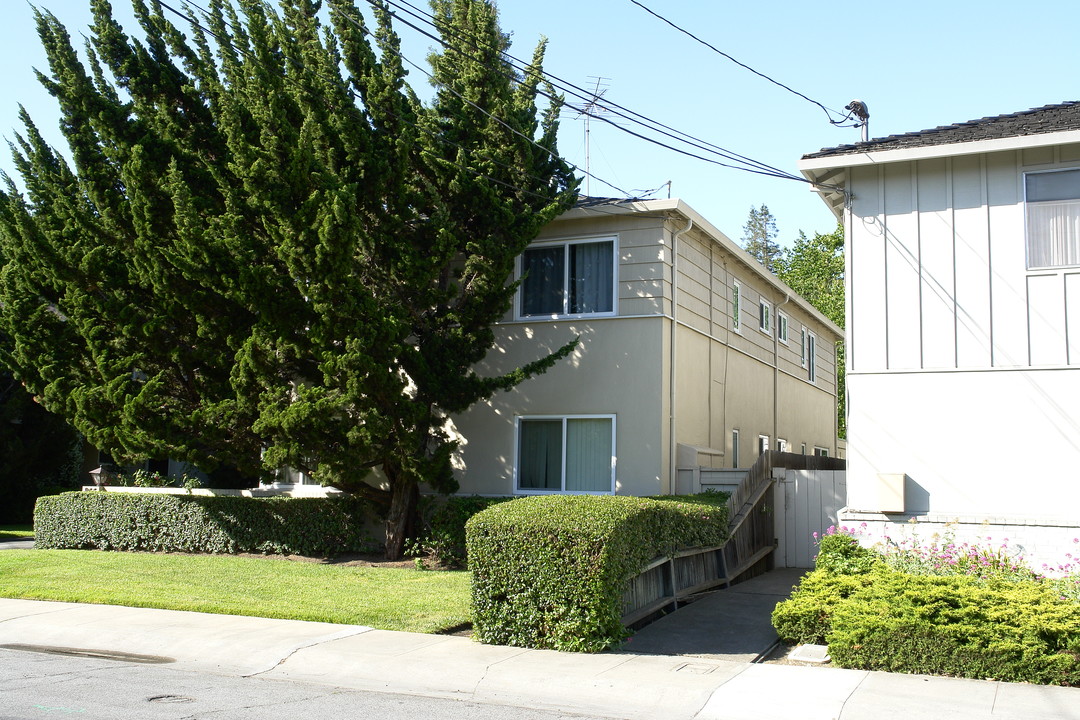 855 Fremont St in Menlo Park, CA - Building Photo