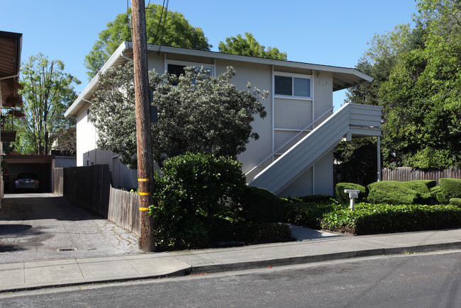 1506 Regent St in Redwood City, CA - Building Photo - Building Photo