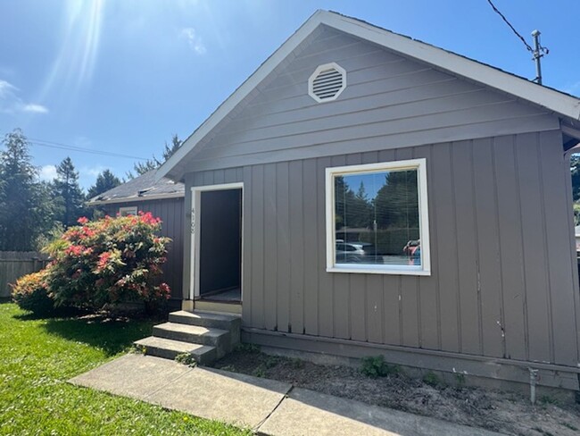 4108 Excelsior Rd in Eureka, CA - Building Photo - Building Photo