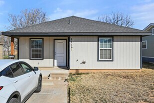 2116 24th St in Lubbock, TX - Building Photo