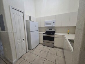 1661 SE 28th St in Homestead, FL - Building Photo - Building Photo