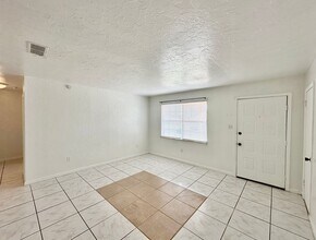 110 SE Tattershall Way in Lawton, OK - Building Photo - Building Photo