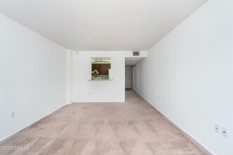 925 N Halifax Ave in Daytona Beach, FL - Building Photo - Building Photo