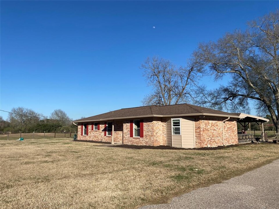 17230 Bell St in Hockley, TX - Building Photo