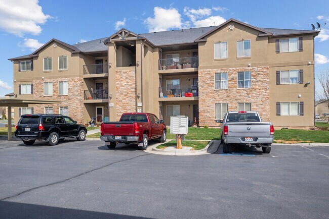 3585 E Rock Creek Rd #11 in Eagle Mountain, UT - Building Photo - Building Photo