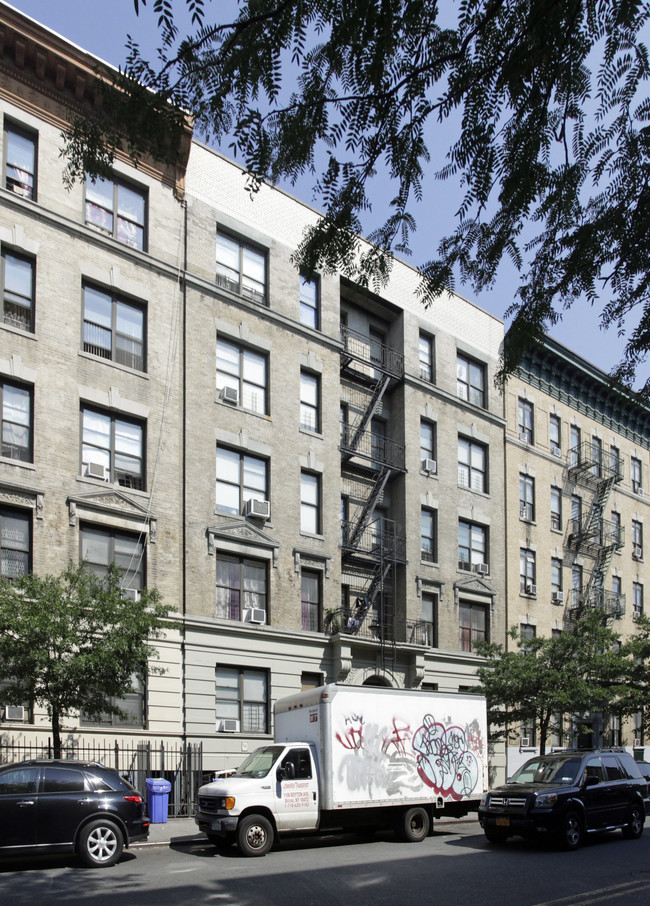 1227 Boston Rd in Bronx, NY - Foto de edificio - Building Photo