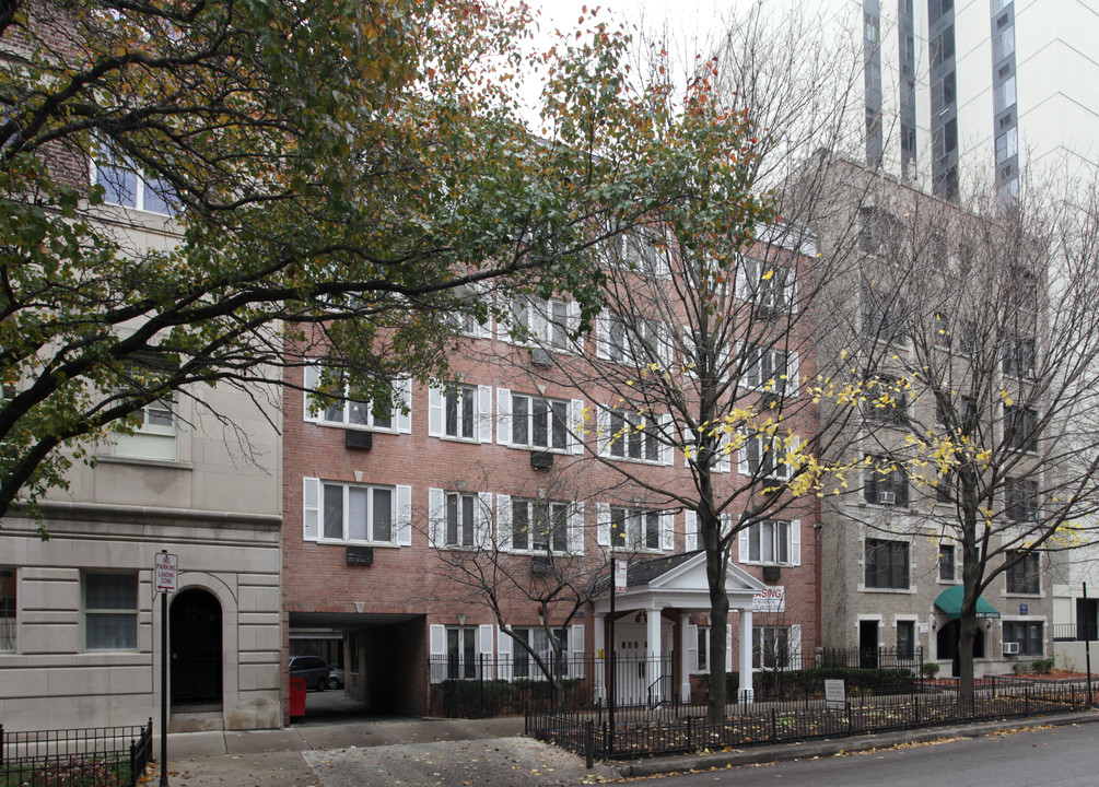 1355 N. Dearborn Street in Chicago, IL - Building Photo