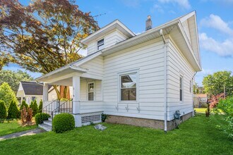 11 Emerson St in Norwalk, CT - Building Photo - Building Photo