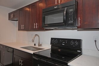 3425 S 176th St in Seatac, WA - Building Photo - Building Photo