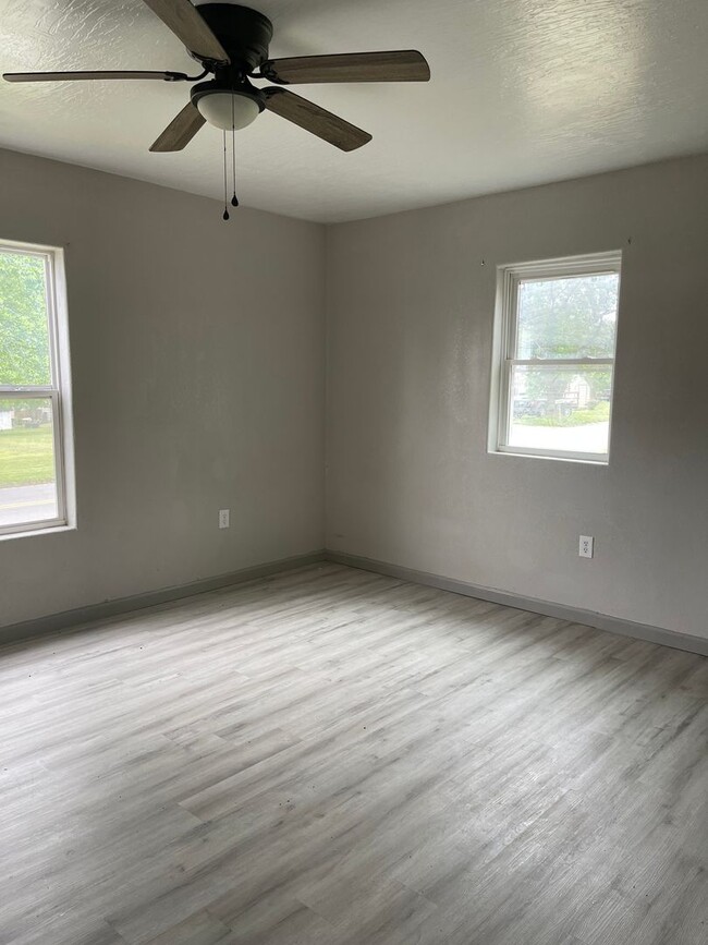 301 Front St in Exeter, MO - Building Photo - Building Photo