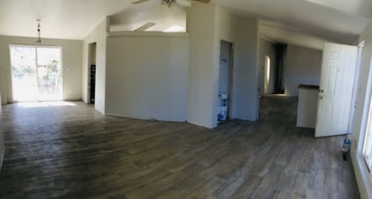 12898 1st St in Clearlake Oaks, CA - Building Photo - Building Photo