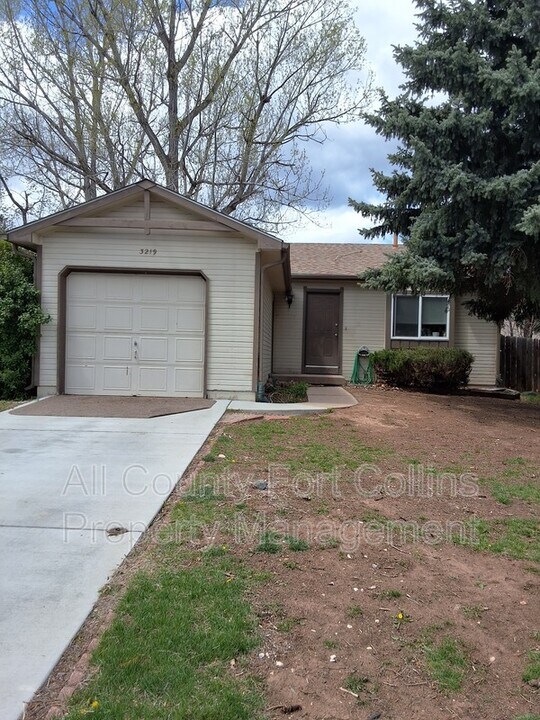 3219 Laredo Ln in Fort Collins, CO - Building Photo