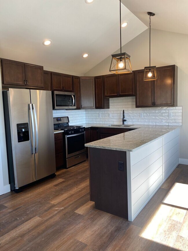 107 Willow Cir in Rifle, CO - Building Photo - Building Photo