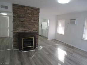 1403 Dawnwood Dr in Parma, OH - Building Photo - Building Photo