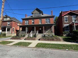 1210 Dennison Ave, Unit 1210 in Columbus, OH - Building Photo