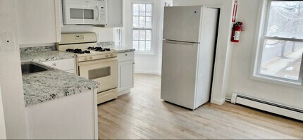 301 Somerset St, Unit B in Gloucester City, NJ - Building Photo - Building Photo