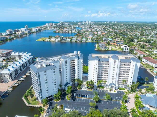 400 Flagship Dr in Naples, FL - Building Photo - Building Photo