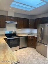 1 Medford Ct in Red Bank, NJ - Building Photo - Building Photo