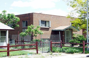 1734 Paris St in Aurora, CO - Building Photo
