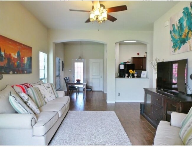 2711 Silver Oak Dr in College Station, TX - Foto de edificio - Building Photo