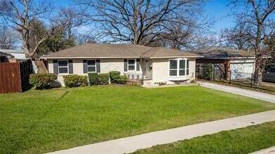 9255 Palisade Dr in Dallas, TX - Building Photo - Building Photo