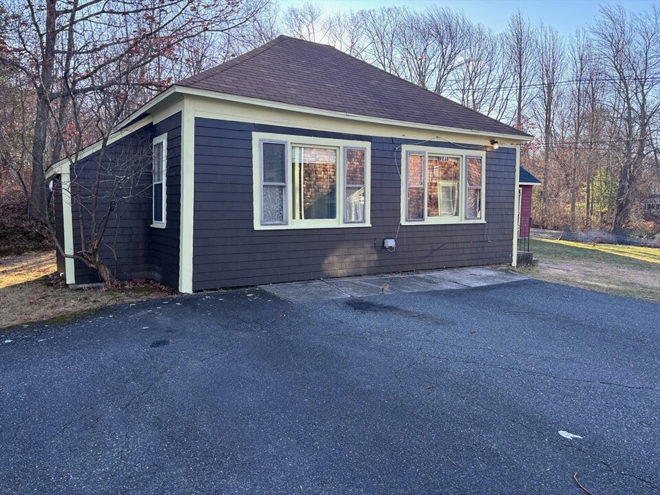 563 N Washington St in North Attleboro, MA - Building Photo