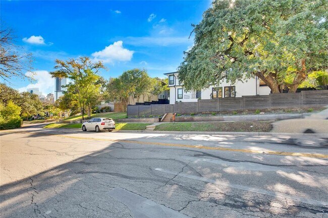 1115 Enfield Rd in Austin, TX - Foto de edificio - Building Photo