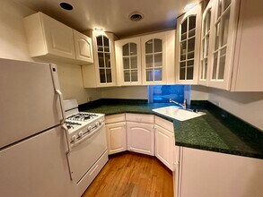 2211 W McLean Ave-Unit -2F in Chicago, IL - Building Photo - Building Photo