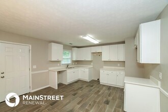 8218 Lakeview Dr SW in Covington, GA - Building Photo - Building Photo