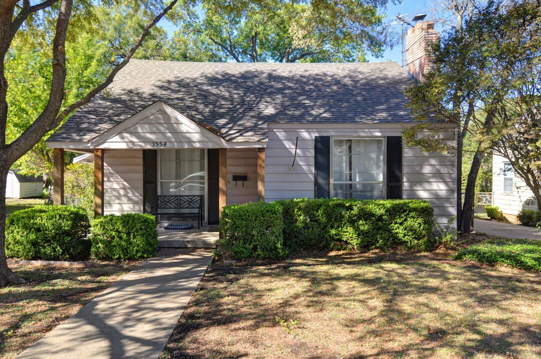 3554 Stadium Dr in Fort Worth, TX - Building Photo