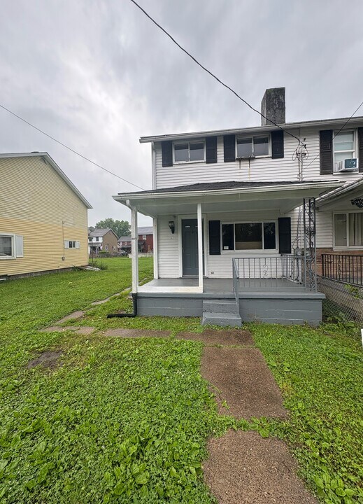 1146 1st St in Denbo, PA - Building Photo