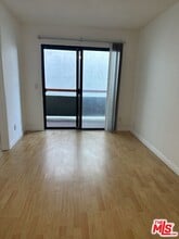 955 Normandie Ave in Los Angeles, CA - Building Photo - Building Photo