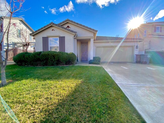7216 Tavira Ct in Elk Grove, CA - Building Photo - Building Photo