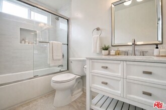 1724 Arizona Ave in Santa Monica, CA - Building Photo - Building Photo