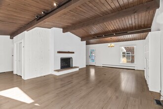 537 County Line Rd in Highland Park, IL - Building Photo - Building Photo