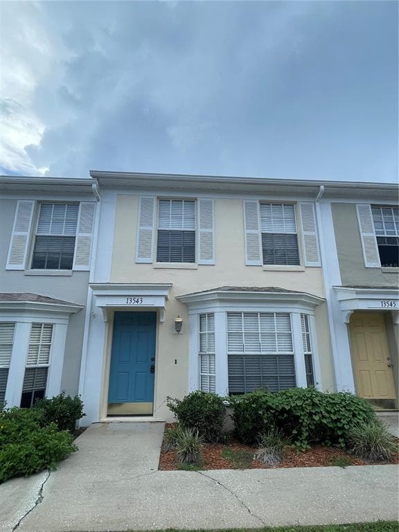 13543 Embassy Park Ct in Dade City, FL - Building Photo - Building Photo