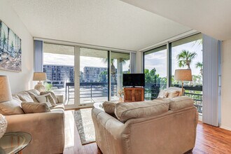 1109 Gulf of Mexico Dr in Longboat Key, FL - Building Photo - Building Photo