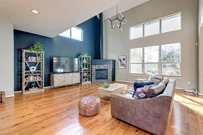 property at 4308 Lillian St